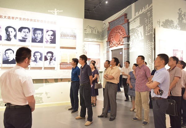 1561596837420162.jpg 参观-网站.jpg