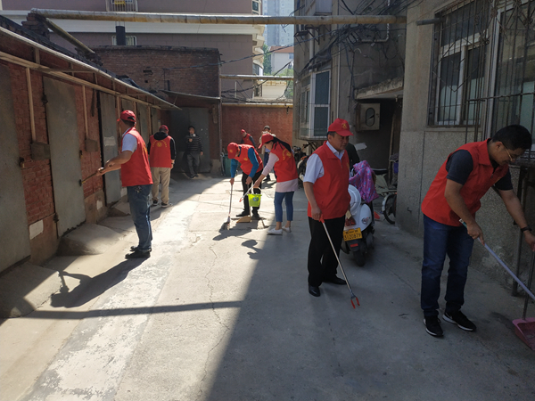 1557476846939383.jpg 扫地1_副本.jpg